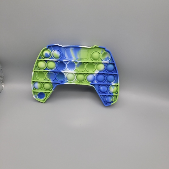 Video Game Fidget Pop Set - Switch & Pro Game Controller Inspired Bubble Popper - Picture 3 of 4